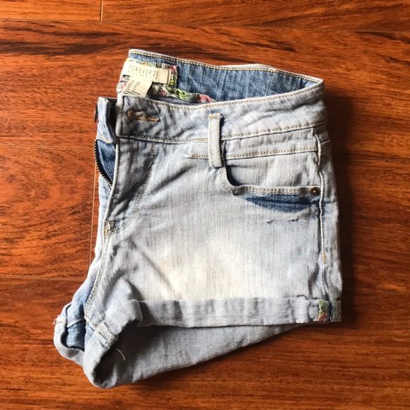 Forever 21 Low-rise Denim Shorts - Picture 5 of 8